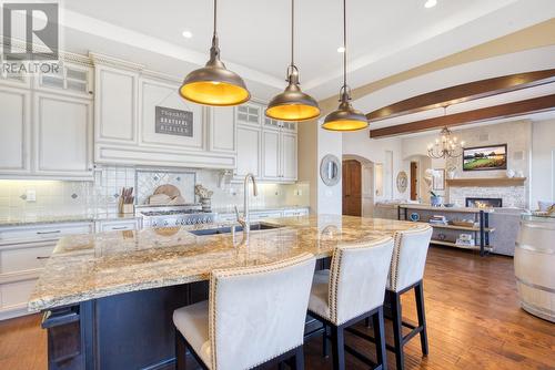 3211 Pinot Noir Place, West Kelowna, BC - Indoor Photo Showing Kitchen With Double Sink With Upgraded Kitchen