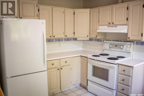 118 Caskey Drive, Melfort, SK - Indoor Photo Showing Kitchen