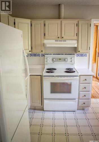 118 Caskey Drive, Melfort, SK - Indoor Photo Showing Kitchen