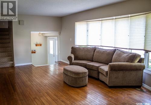 118 Caskey Drive, Melfort, SK - Indoor Photo Showing Living Room