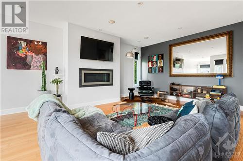 62 Upper Lorne Place, Ottawa, ON - Indoor Photo Showing Living Room With Fireplace