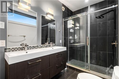 62 Upper Lorne Place, Ottawa, ON - Indoor Photo Showing Bathroom