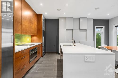 62 Upper Lorne Place, Ottawa, ON - Indoor Photo Showing Kitchen