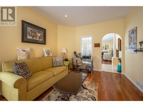 9800 Turner Street Unit# 55, Summerland, BC - Indoor Photo Showing Living Room