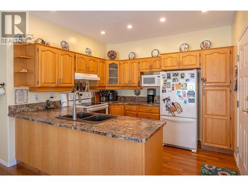 9800 Turner Street Unit# 55, Summerland, BC - Indoor Photo Showing Kitchen With Double Sink