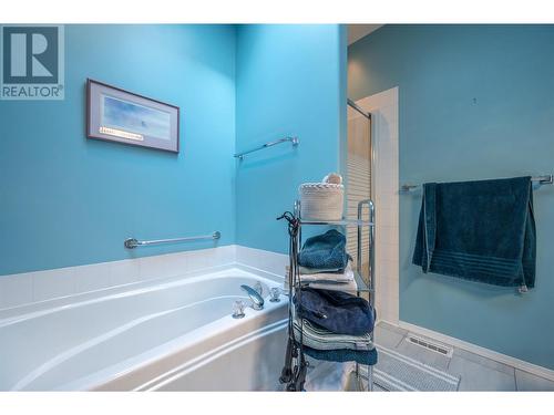 9800 Turner Street Unit# 55, Summerland, BC - Indoor Photo Showing Bathroom