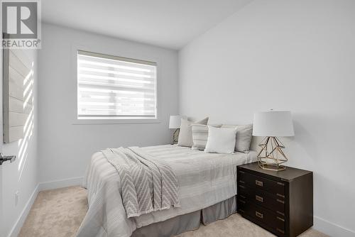 5300 Main Street Unit# 106, Kelowna, BC - Indoor Photo Showing Bedroom