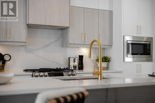 5300 Main Street Unit# 106, Kelowna, BC - Indoor Photo Showing Kitchen