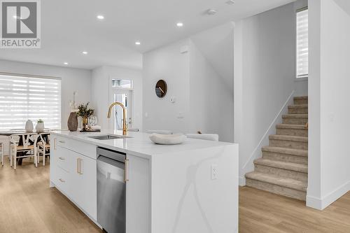 5300 Main Street Unit# 106, Kelowna, BC - Indoor Photo Showing Kitchen