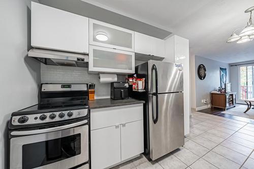 141 Catharine Street S|Unit #305, Hamilton, ON - Indoor Photo Showing Kitchen