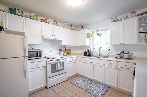 275 Pelham Road|Unit #3, St. Catharines, ON - Indoor Photo Showing Kitchen With Double Sink