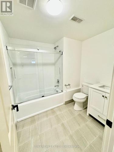 871 Grand Ridge Avenue, Oshawa, ON - Indoor Photo Showing Bathroom