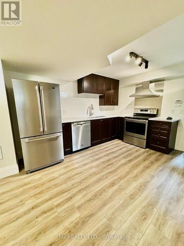 871 Grand Ridge Avenue, Oshawa, ON - Indoor Photo Showing Kitchen