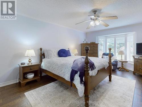 32 Niagara Trail, Clarington, ON - Indoor Photo Showing Bedroom