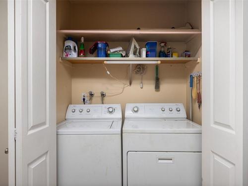 117-240 Mcintosh Road, Kelowna, BC - Indoor Photo Showing Laundry Room