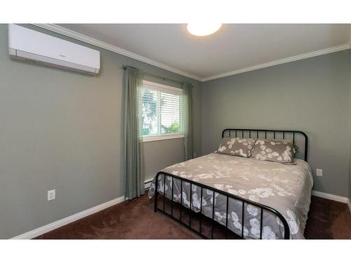7730 Columbia Drive, Anglemont, BC - Indoor Photo Showing Bedroom