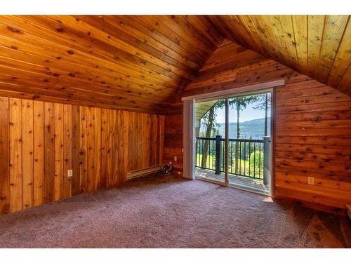 7730 Columbia Drive, Anglemont, BC -  Photo Showing Other Room