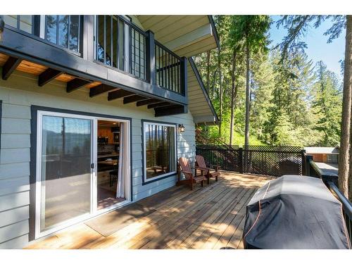 7730 Columbia Drive, Anglemont, BC - Outdoor With Balcony With Exterior