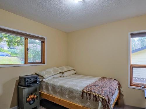 11091 Eva Road, Lake Country, BC - Indoor Photo Showing Bedroom