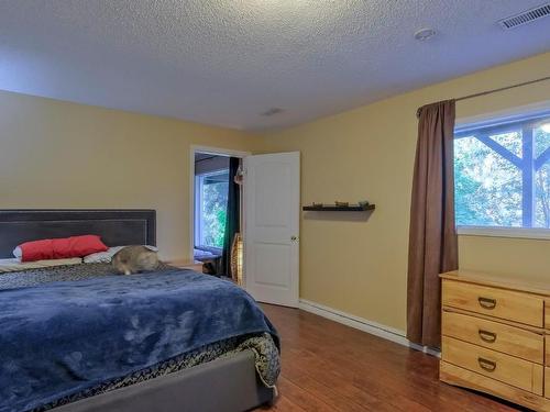 11091 Eva Road, Lake Country, BC - Indoor Photo Showing Bedroom