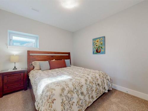138 Ridge, Penticton, BC - Indoor Photo Showing Bedroom