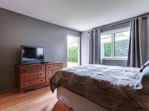 104-1580 Springfield Road, Kelowna, BC - Indoor Photo Showing Bedroom