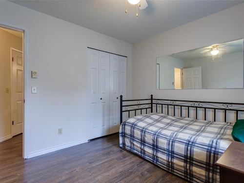 104-1580 Springfield Road, Kelowna, BC - Indoor Photo Showing Bedroom
