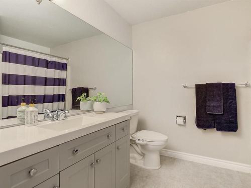 131-133 Wyndham Crescent, Kelowna, BC - Indoor Photo Showing Bathroom