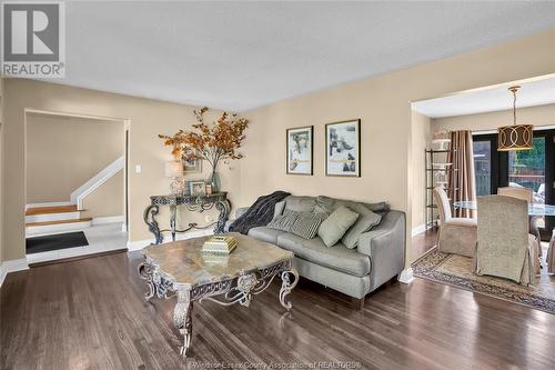 5765 Cabot, Lasalle, ON - Indoor Photo Showing Living Room