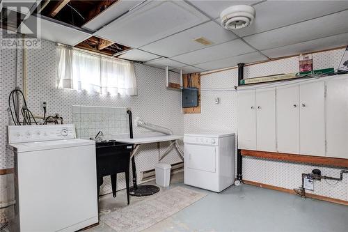 28 Kincora Court, Sudbury, ON - Indoor Photo Showing Laundry Room