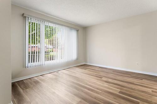 Livingroom view 1 - 119 Woodman Drive N, Hamilton, ON - Indoor Photo Showing Other Room
