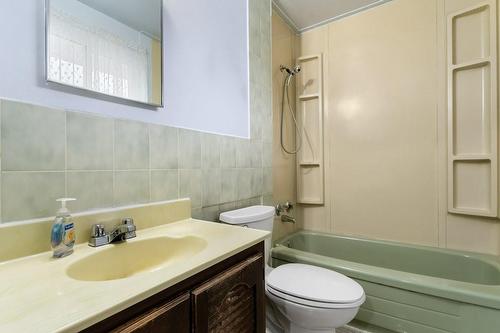Upstairs 4 pc bath - 119 Woodman Drive N, Hamilton, ON - Indoor Photo Showing Bathroom