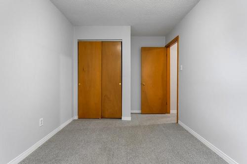 Upstairs bedroom #3 - 119 Woodman Drive N, Hamilton, ON - Indoor Photo Showing Other Room