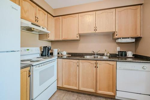 565 Rymal Road E|Unit #43, Hamilton, ON - Indoor Photo Showing Kitchen With Double Sink