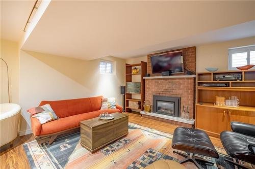 11261 Harbourview Road, Wainfleet, ON - Indoor Photo Showing Living Room With Fireplace