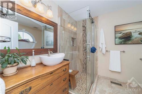 2220 Des Grands Champs Way, Ottawa, ON - Indoor Photo Showing Bathroom