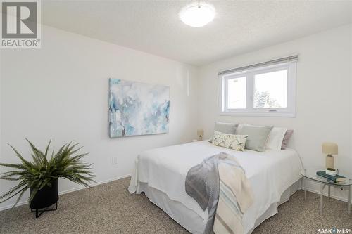 1303 145 Sandy Court, Saskatoon, SK - Indoor Photo Showing Bedroom