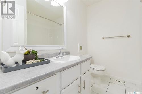 1303 145 Sandy Court, Saskatoon, SK - Indoor Photo Showing Bathroom