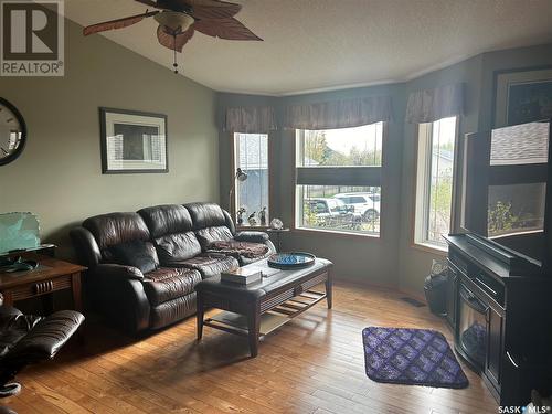 720 Slater Crescent, Martensville, SK - Indoor Photo Showing Living Room