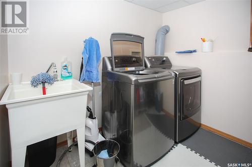 720 Slater Crescent, Martensville, SK - Indoor Photo Showing Laundry Room