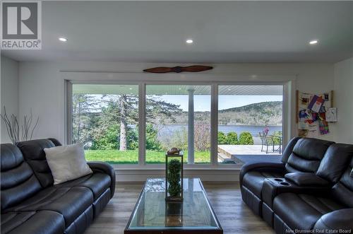 634 Gondola Point Road, Quispamsis, NB - Indoor Photo Showing Living Room