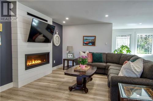 634 Gondola Point Road, Quispamsis, NB - Indoor Photo Showing Living Room With Fireplace