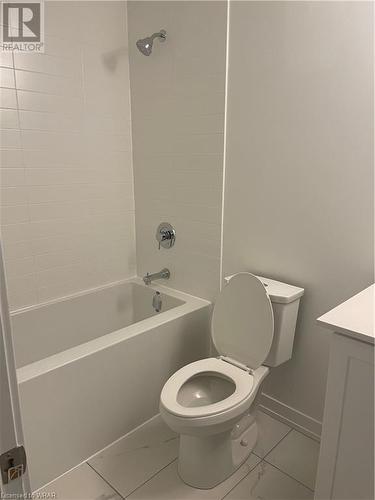 55 Duke Street W Unit# 808, Kitchener, ON - Indoor Photo Showing Bathroom