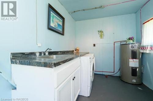 42 Bay Street S, Northern Bruce Peninsula, ON - Indoor Photo Showing Laundry Room