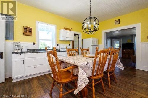42 Bay Street S, Northern Bruce Peninsula, ON - Indoor Photo Showing Dining Room