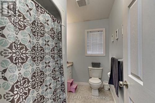 8 Eakins Crescent, Kawartha Lakes, ON - Indoor Photo Showing Bathroom