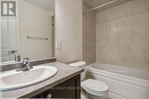 7 Brewis Street, Brant, ON - Indoor Photo Showing Bathroom