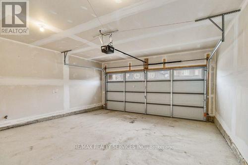 7 Brewis Street, Brant, ON - Indoor Photo Showing Garage