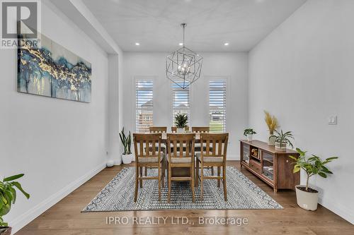 64 Grandville Circle, Brant, ON - Indoor Photo Showing Dining Room