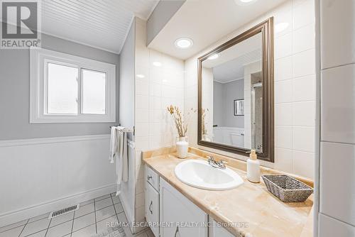 12 Naples Court, Thorold, ON - Indoor Photo Showing Bathroom